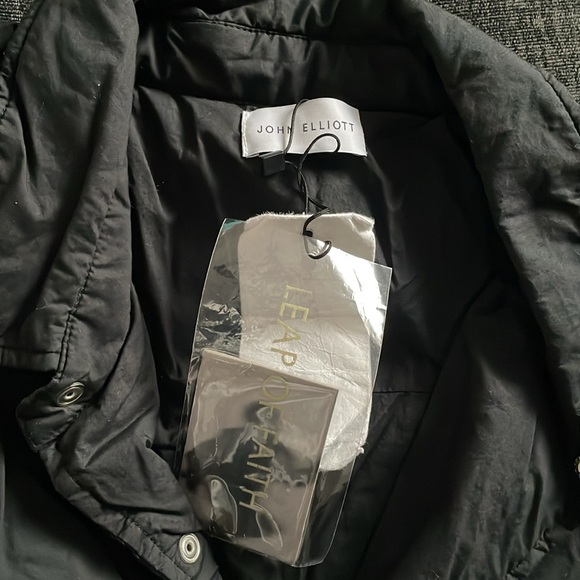 Shacket - Picture 2 of 3